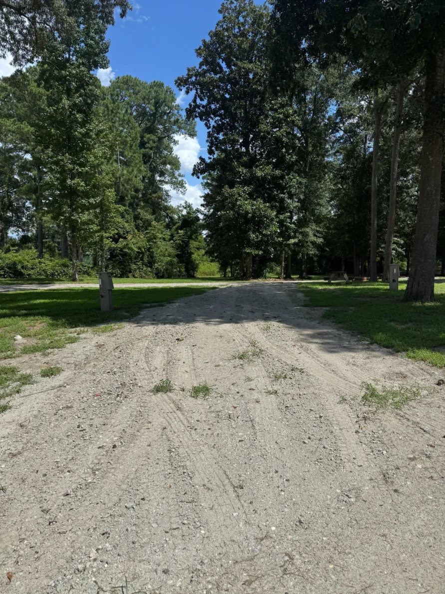 RV Site 16 – Pull Thru, 50/30 Amps, Full Hookups
