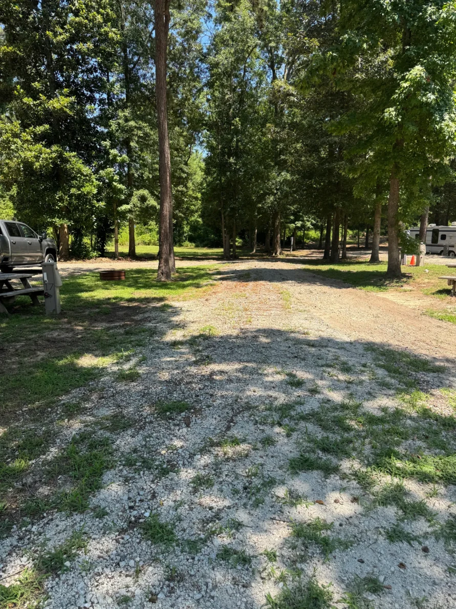 RV Site 17 – Pull Thru, 50/30 Amps, Full Hookups